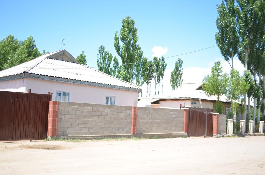 Guest House Mira Kochkor Luaran gambar